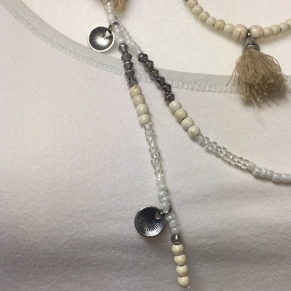 Vintage 1946 White& Gray Beaded Necklace - Picture 6 of 8